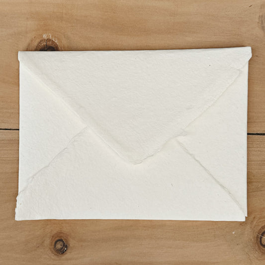 Sobre en papel artesanal mediano